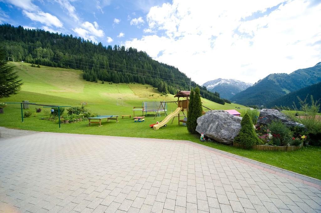 Gaestehaus Alpenblick Berwang Buitenkant foto