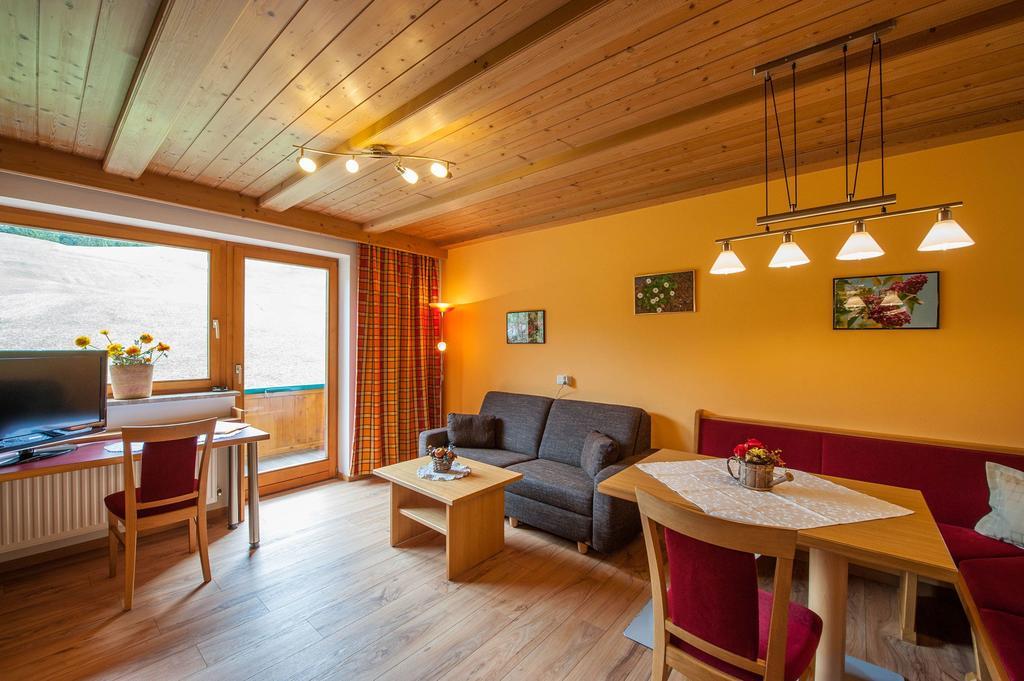 Gaestehaus Alpenblick Berwang Buitenkant foto